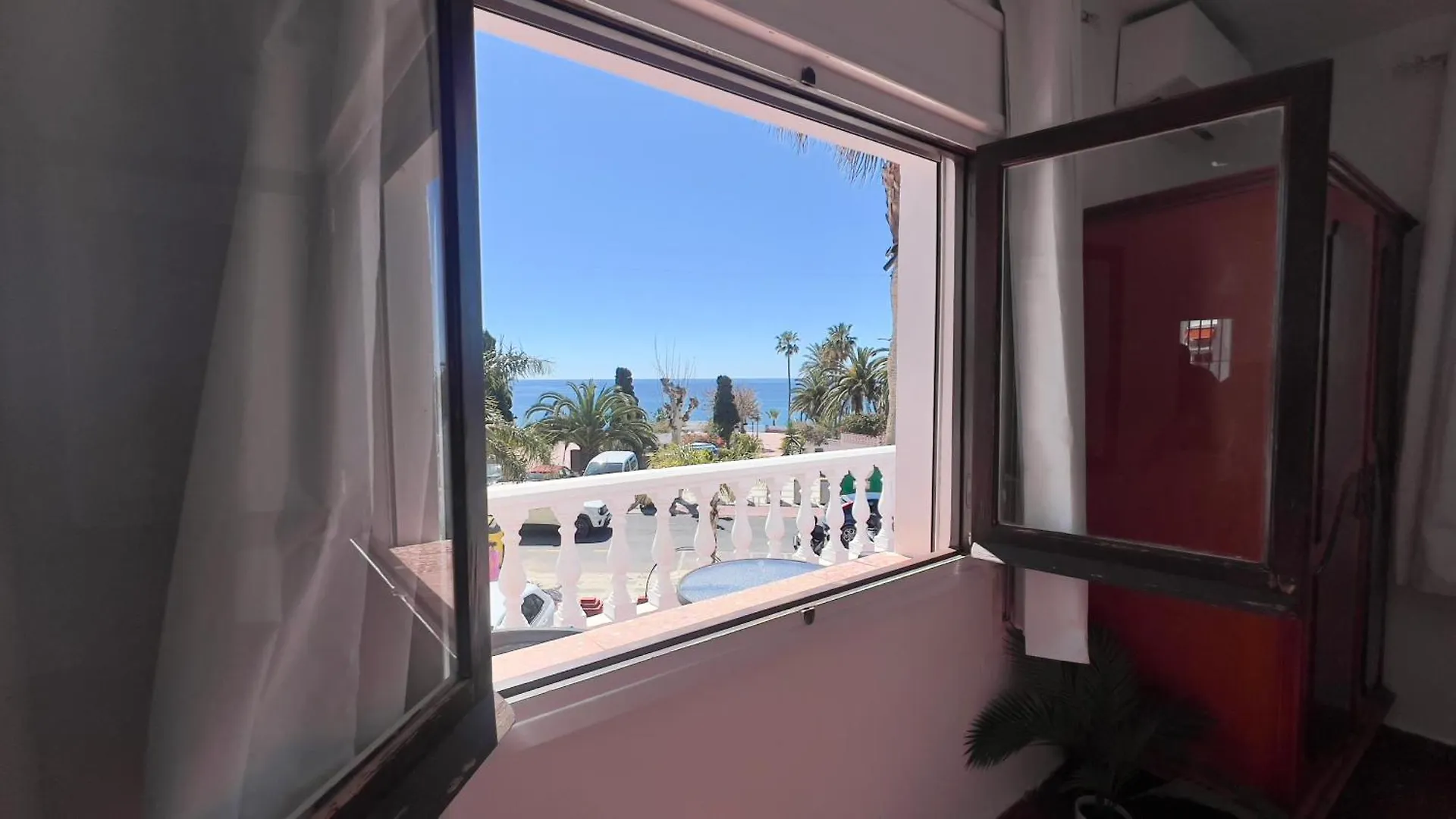 Villa Torrecilla En El Centro De Nerja - South Costa